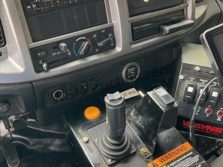 2013-hino-338-image-21