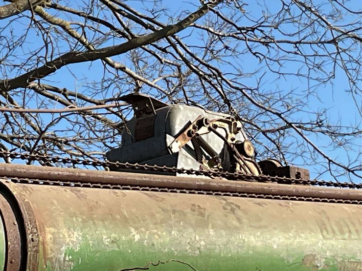 john-deere-threshing-machine-with-hart-feeder-image-41