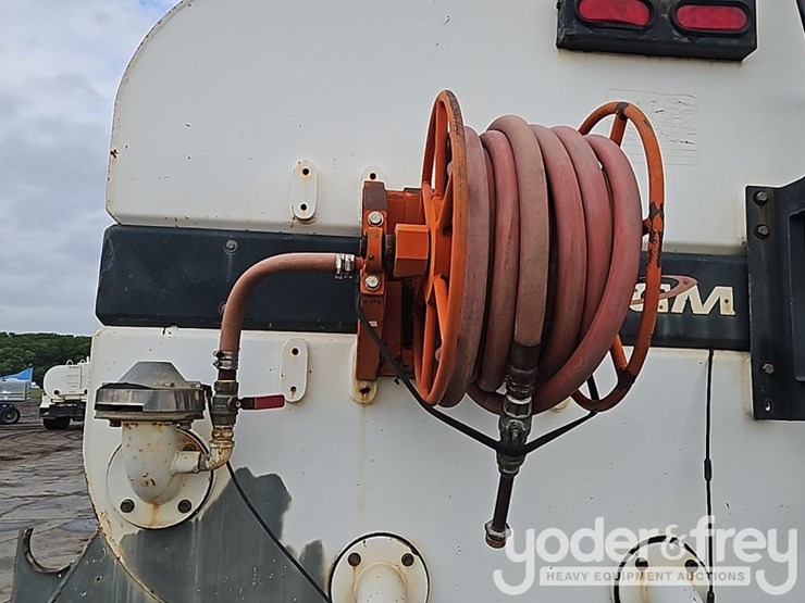 2005-international-8600-image-20