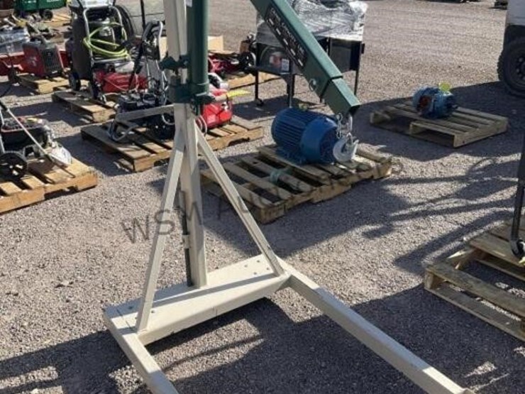 beech-1000lbs-capacity-shop-crane-image-3