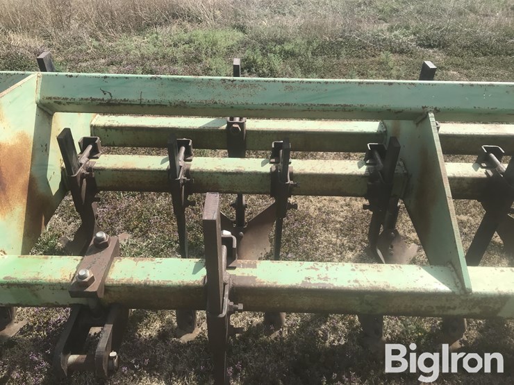 bigham-brothers-s-389-7-row-3-bar-cultivator-image-11