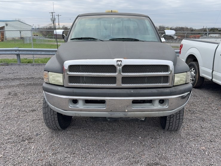 1997-dodge-ram-2500-image-2