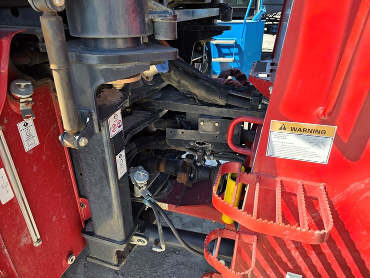 2014-case-ih-420-image-12