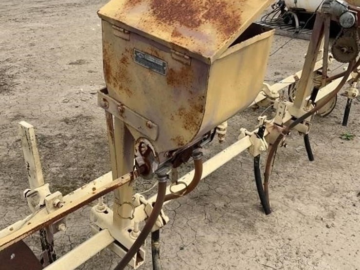 gandy-3-pt-8-row-30"-baiter-bar-image-9