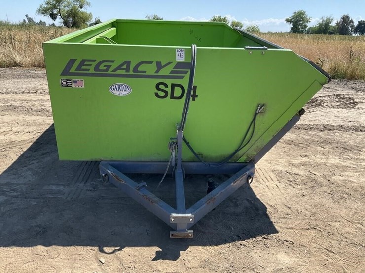 wilkey-lst400-9'x12'-hyd.-side-dump-nut-cart-image-2