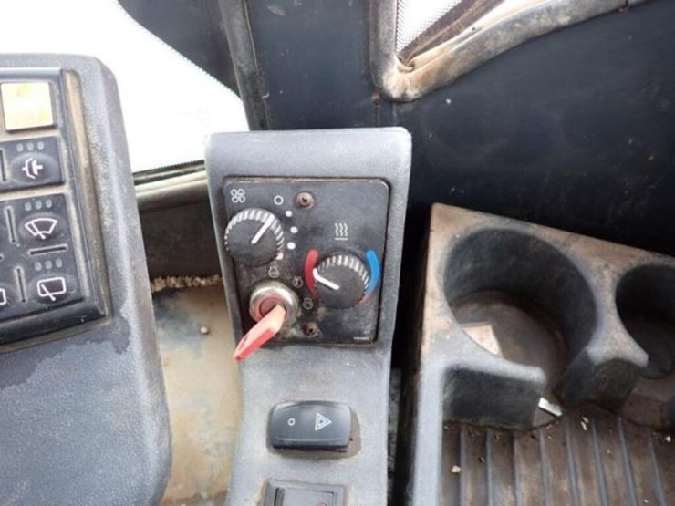 2006-deere-624j-image-16