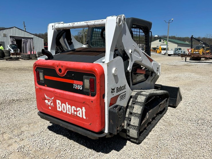 2020-bobcat-t595-image-4