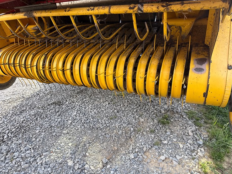 new-holland-658-image-7