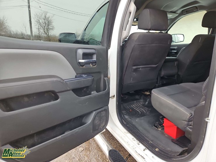 2018-chevrolet-silverado-1500-image-19