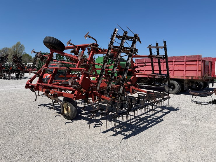 case-ih-4800-image-4