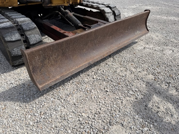 caterpillar-304cr-image-24