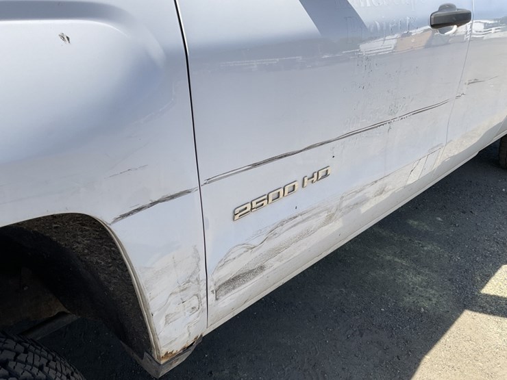 2015-chevrolet-2500-image-8