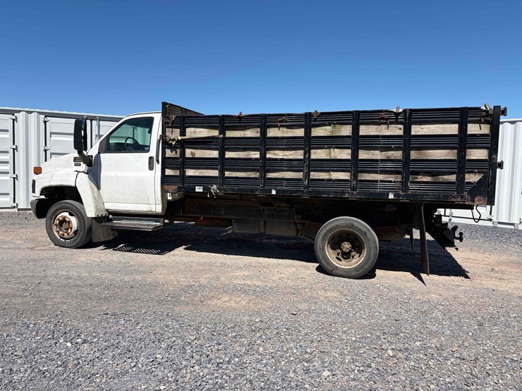 2003-chevrolet-c4500-stake-body-dump-image-5