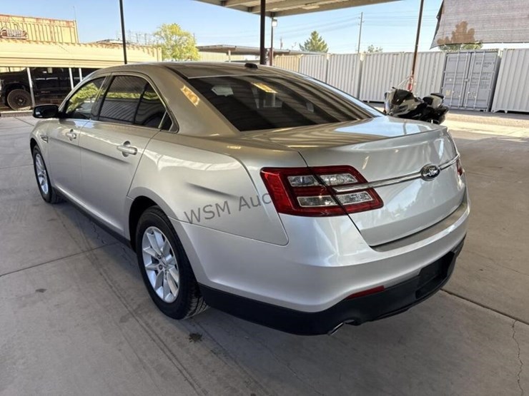 2013-ford-taurus-sdn-image-5