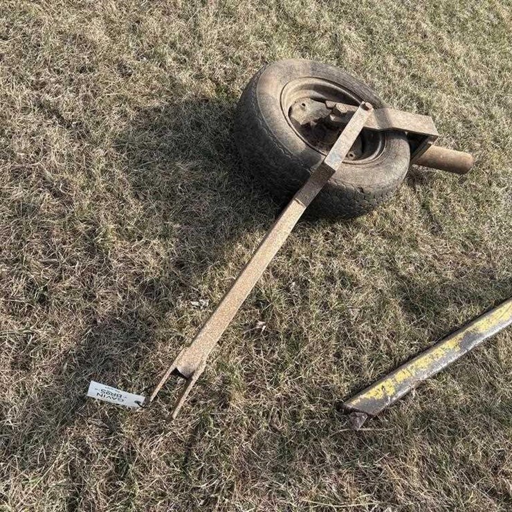 Swivel wheel off feeder wagon