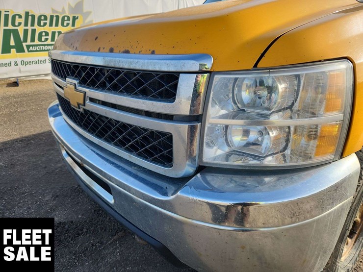 2012-chevrolet-silverado-2500hd-image-28