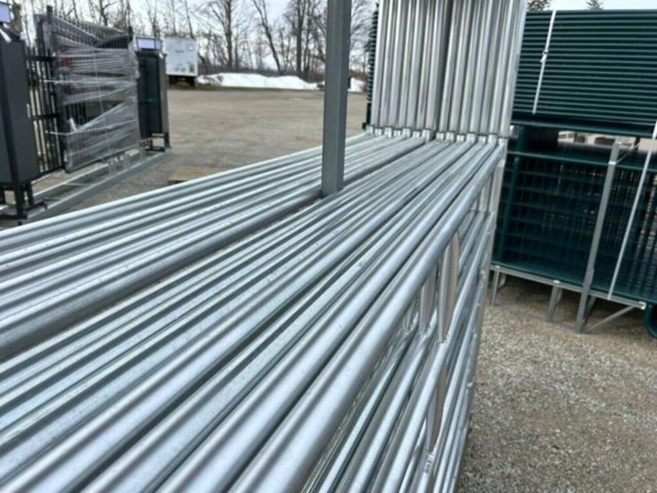 qty-of-(14)-10-ft-powder-coated-corral-panels-gate-image-10