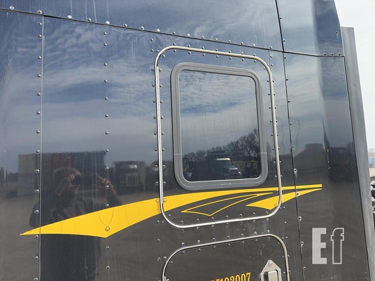 2005-kenworth-t800-image-45