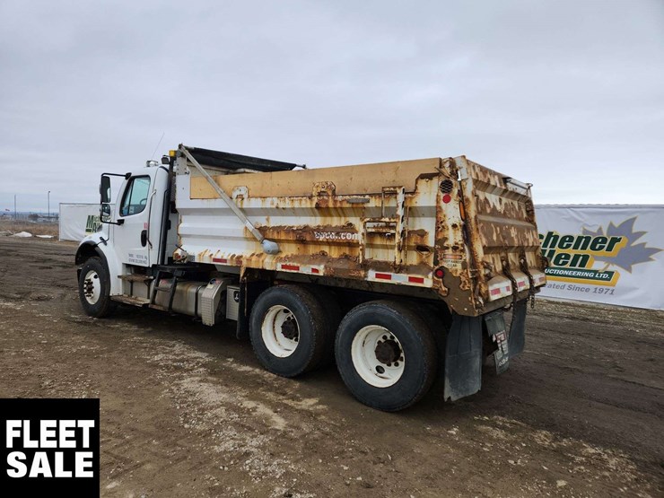 2018-freightliner-m2-106-image-2