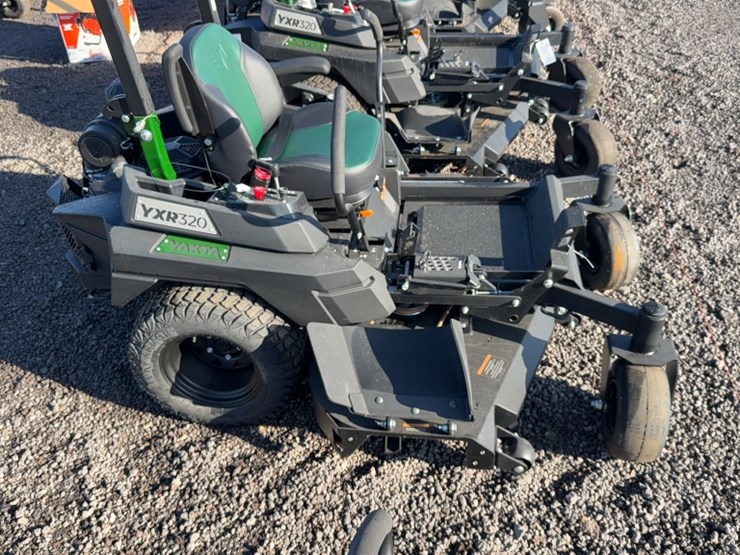 #4032-•-yakta-yxr-320-zero-turn-mower-image-7