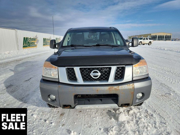 2014-nissan-titan-image-9