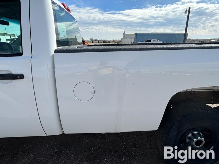 2010-chevrolet-silverado-2500-image-18