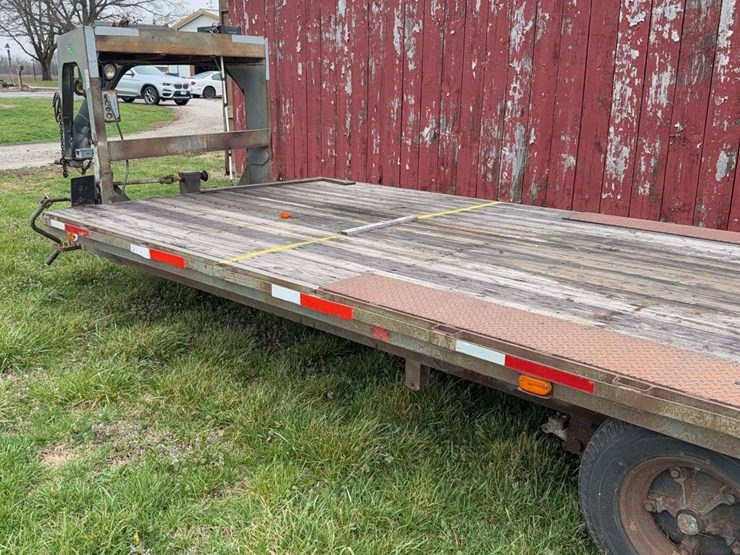 flatbed-gooseneck-trailer-22'-deck-image-11