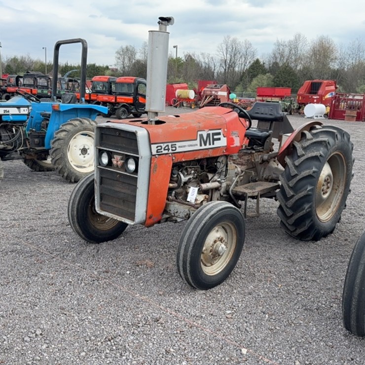MASSEY-FERGUSON 245