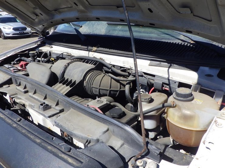 2009-ford-econoline-350-image-11