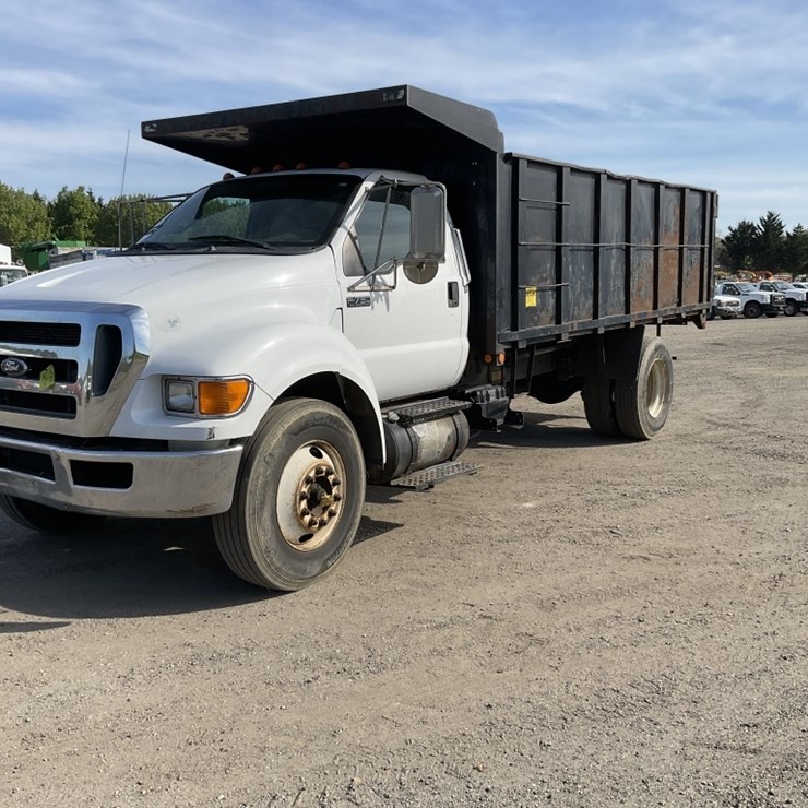 2012 FORD F750