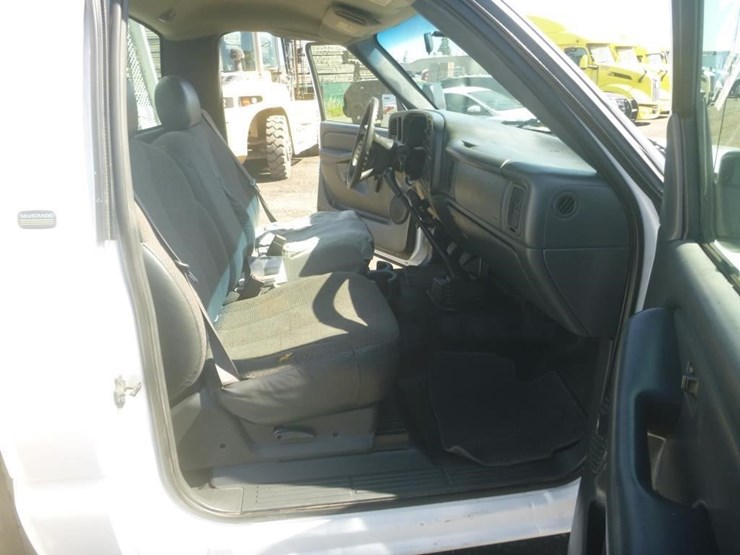 2002-chevrolet-3500-image-10