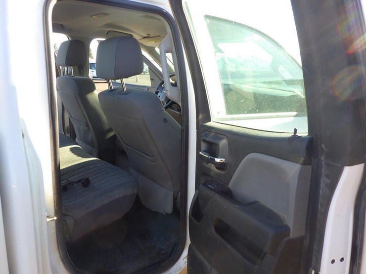 2018-chevrolet-1500-image-8