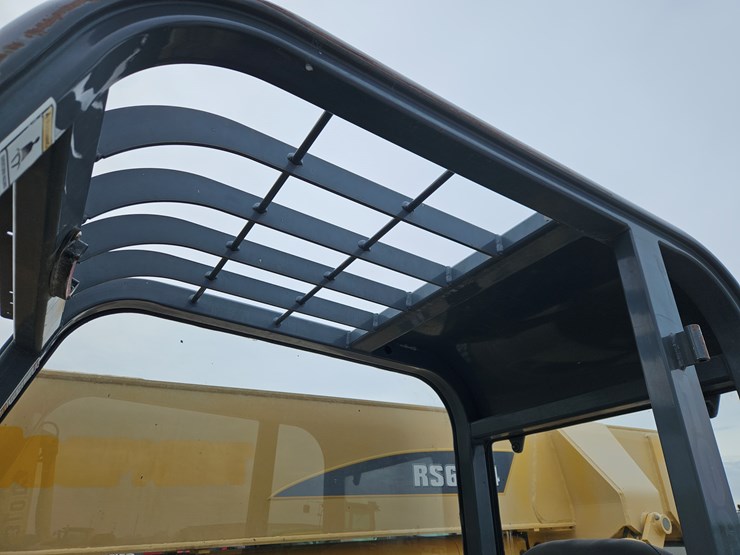 2013-gehl-rs6-34-image-6