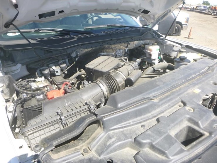 2021-ford-f550-image-16