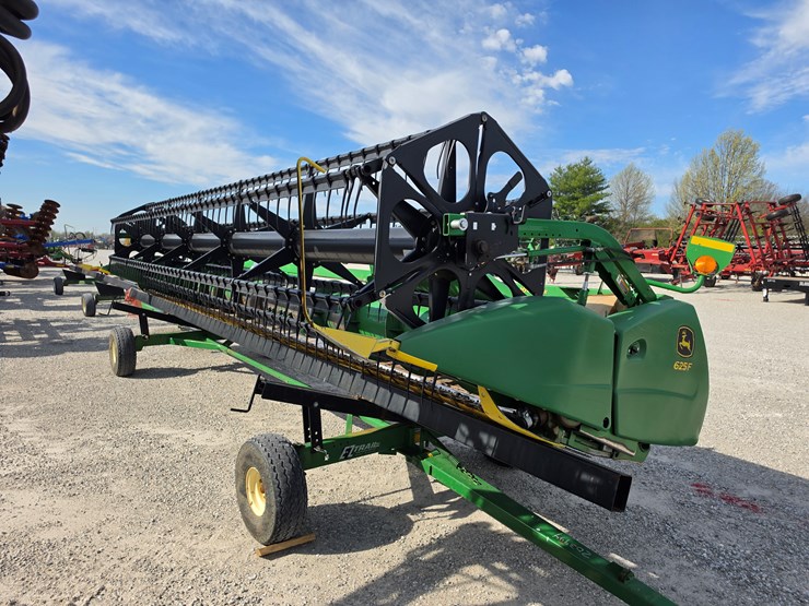 2013-john-deere-625f-image-15