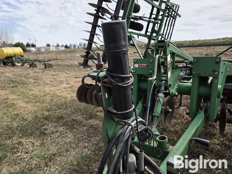 john-deere-726-image-12