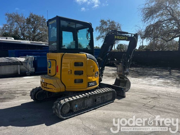 2022-deere-35g-image-5