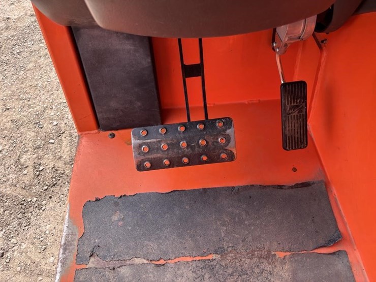 2017-jlg-g5-18a-image-34