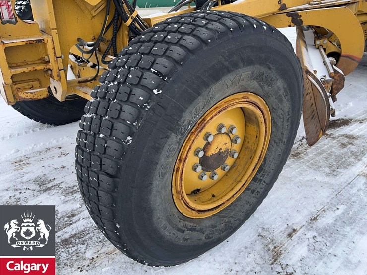 2011-caterpillar-140m-image-9