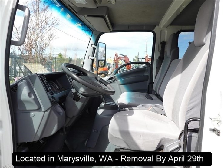 2017-isuzu-nqr-image-22