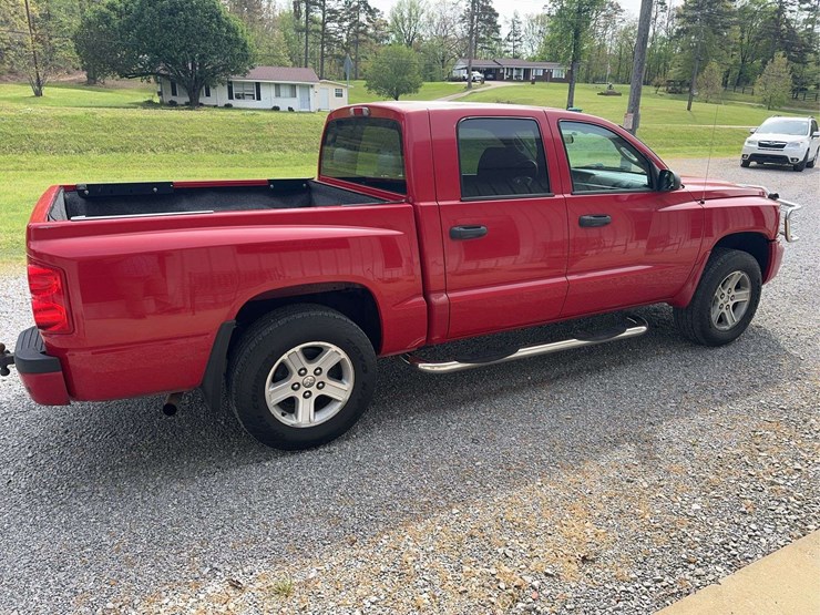 2011-dodge-dakota-image-6