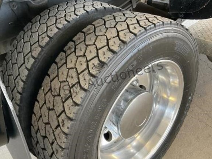 2006-gmc-topkick-image-8