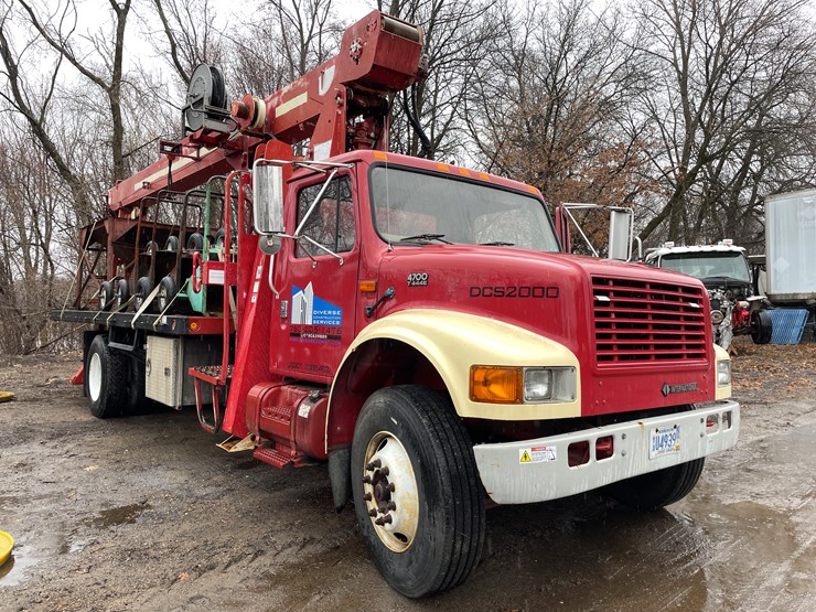 2000-international-4700-image-2