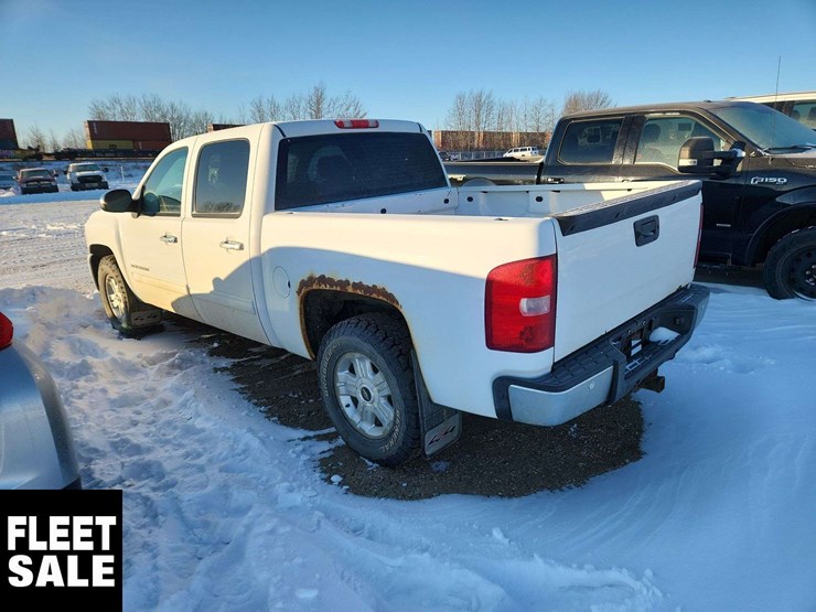 2011-chevrolet-silverado-1500-image-3