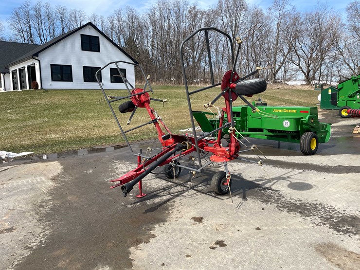 #146-•-h&s-hay-tedder-(stoughton,-wi)-image-5