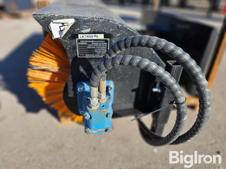 2025-massey-ferguson-730-image-10