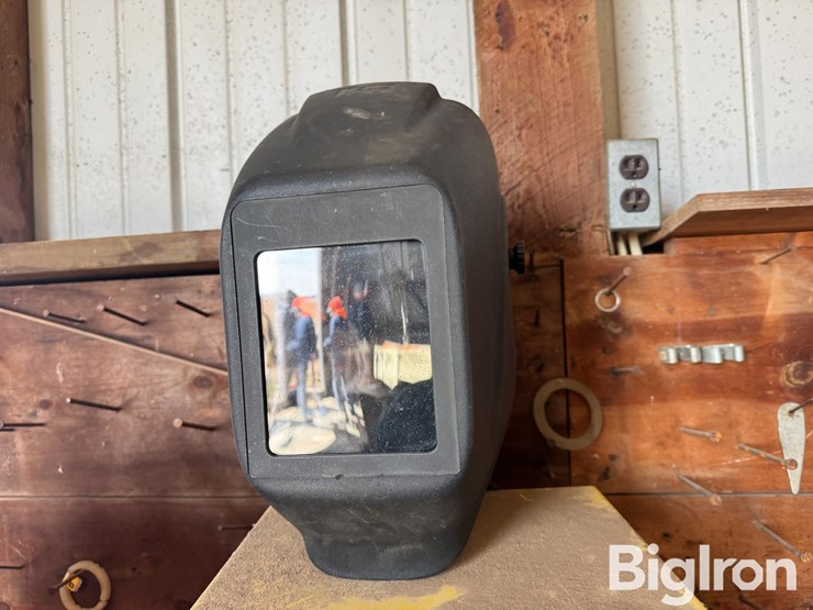 welder/charger-&-accessories-image-12