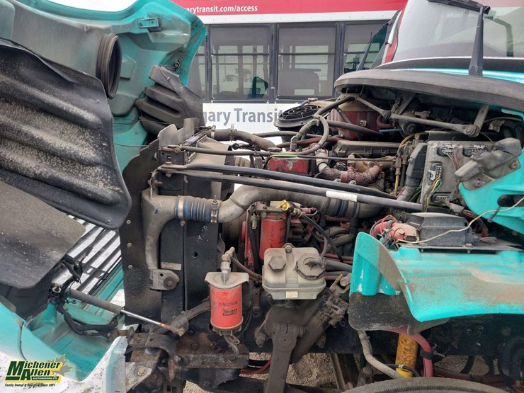 2008-freightliner-m2-106-image-22