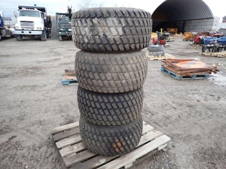 qty-of-(4)-carlisle-31x13.50-15-tire(s)-&-rim(s)-image-4