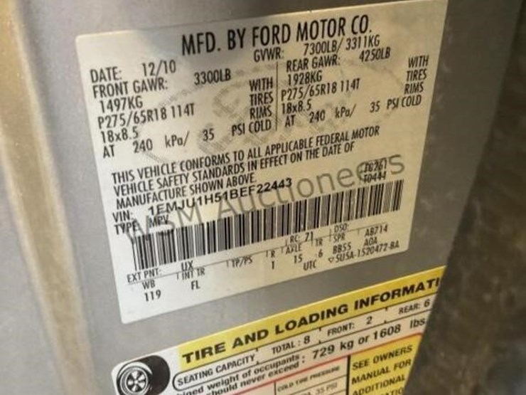 2011-ford-expedition-image-15